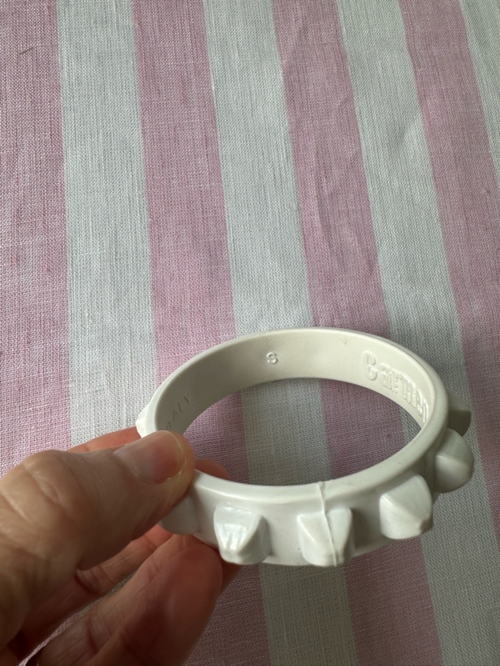 Carmen Sol White Spike Bangle Jelly Bracelet Set - Picture 2 of 4